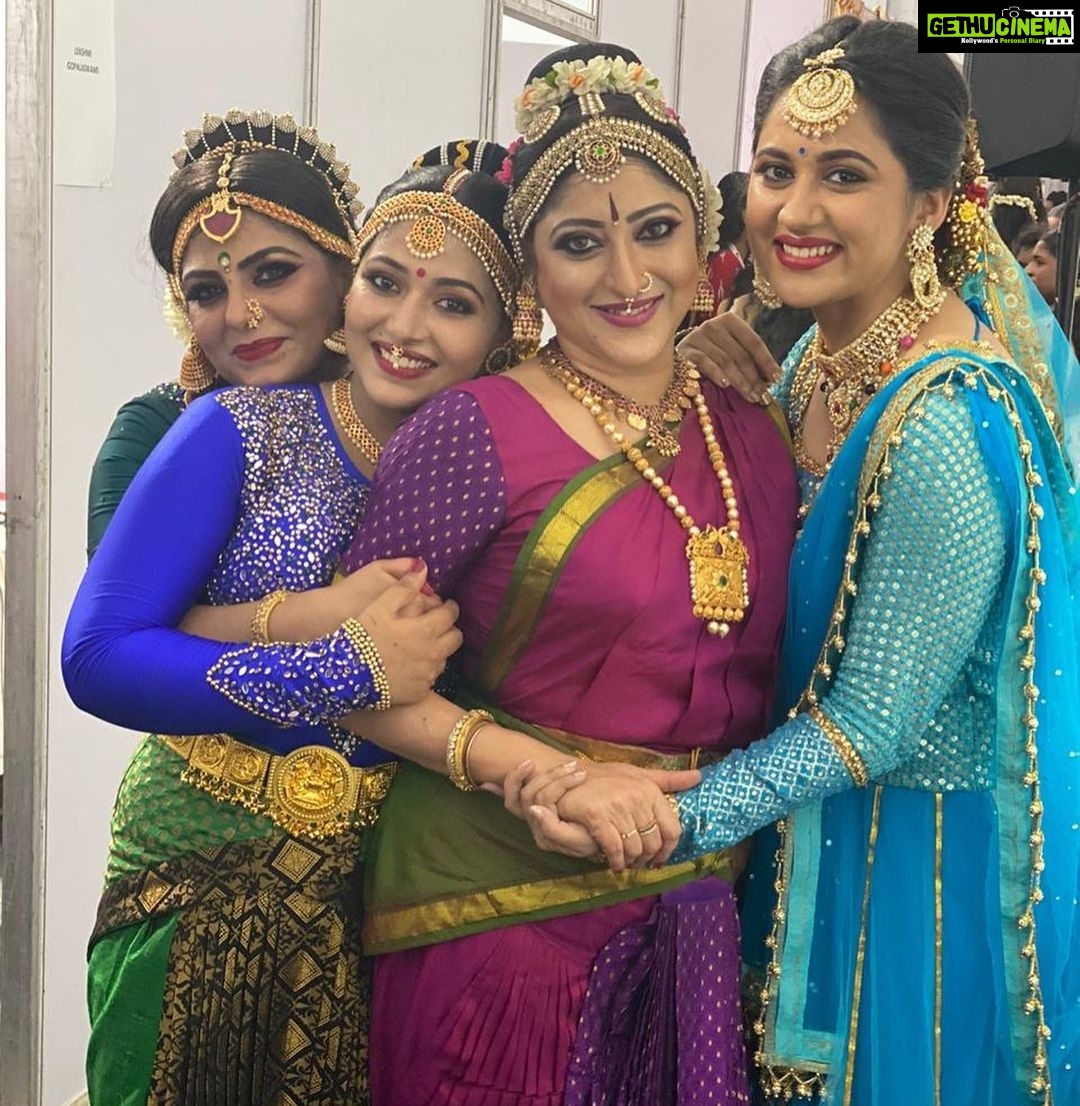 Miya George Instagram - Behind the Asianet film awards. Four of us together again for Sooryakrishnamoorthy Sir’s show. Thank u Asha Sarath, Lakshmi Gopalaswami & Anu sithara for the warmth nd support 🤗