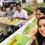 Miya George Instagram - Having onasadya @ Driving License location with Rajuchettan , Supriya chechi, Suraj ettan nd the whole team😊 Look at my moms face 😉 it was her idea to take a pic from this angle 🤷‍♀️😛