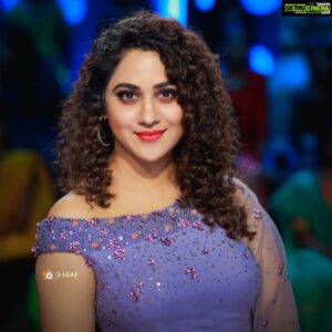 Miya George Instagram - Wearing one of my favourite colours 💜 Thanks @jeunemaree for this beautiful gown Pic courtesy: @umeshpnair