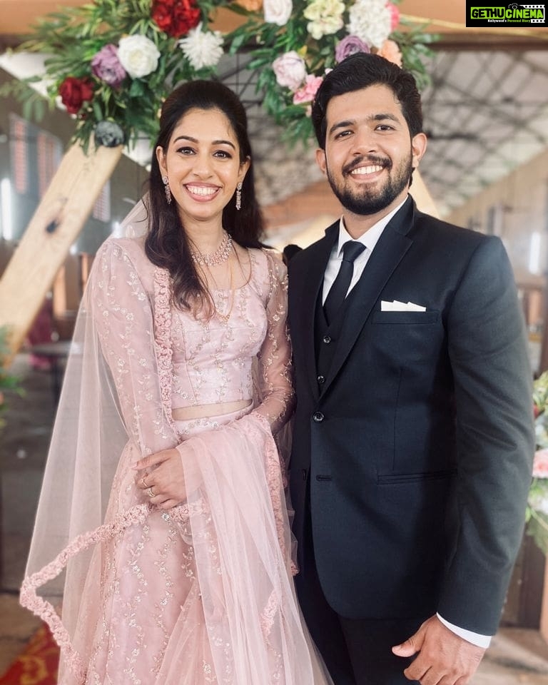 Miya George Instagram - Hearty congratulations dear Jintu & Vinu. May u have lots of happiness & adventures in lyf ❤️ welcome to the club Vinu🤘 #Sisfromanothermother #frndsforlyf #weddingbells