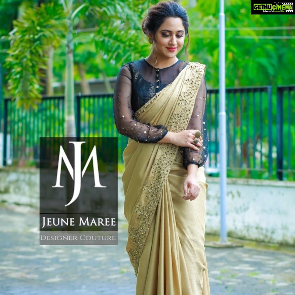 Miya George Instagram - Again in Saree🤷‍♀️ Costume courtesy @jeunemaree Pic courtesy: @umeshpnair