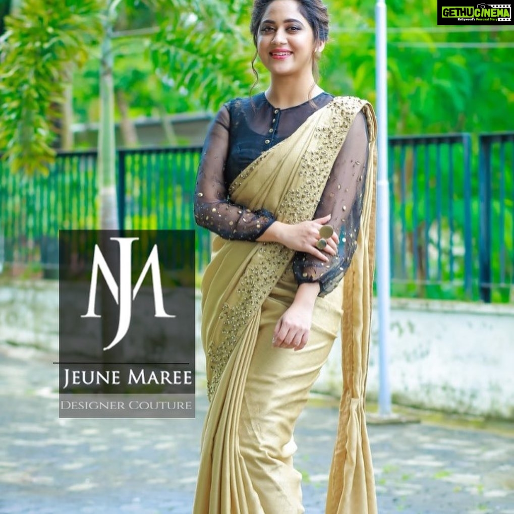Miya George Instagram - Again in Saree🤷‍♀️ Costume courtesy @jeunemaree Pic courtesy: @umeshpnair