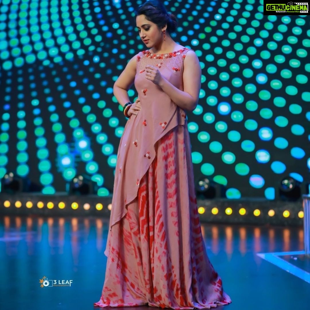 Miya George Instagram - Catch me on today’s episode of D5 JUNIOR in Mazhavil manorama tonight at 8 pm Costume courtesy: @jeunemaree Makeup: Sangeeth Pic courtesy: Umesh P Nair