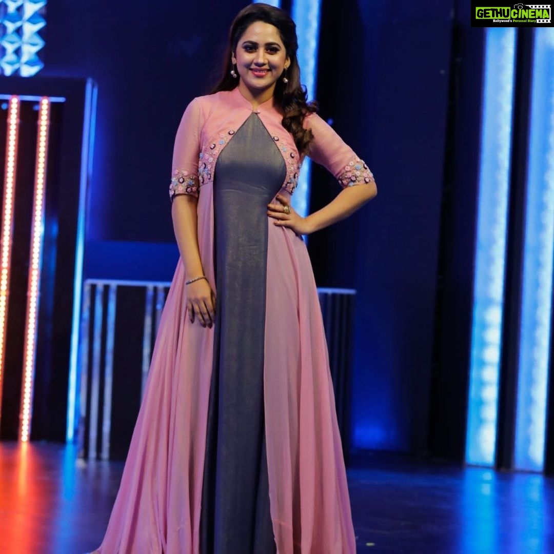 Miya George Instagram - Thank u @labelmdesigners for this lovely outfit. Few more minutes to go for today’s D5 Junior episode. Dnt Miss it 👯♀️💃 Makeup : Sudhakar Pic Courtesy: Umesh P Nair