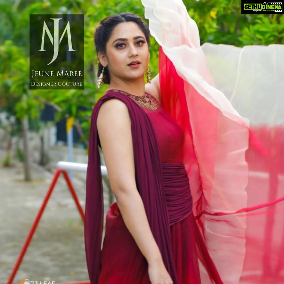 Miya George Instagram - Loved wearing this multi shaded dress from @jeunemaree Makeup &hair : sudhakar Pic courtesy: Umesh P Nair 3 leaf