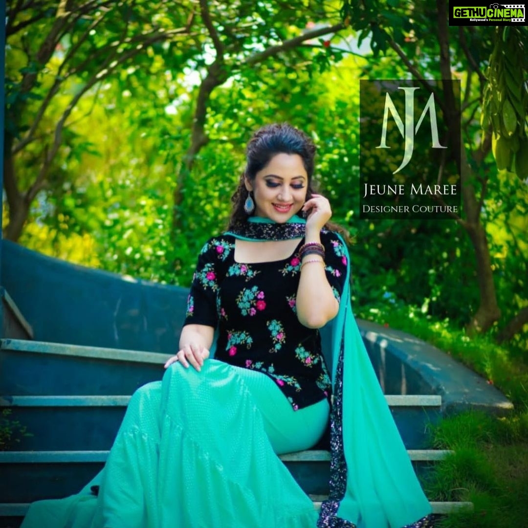 Miya George Instagram - Father’s Day special episode of D5 junior tonight at 8 pm in Mazhavil manorama This ethnic costume designed by @jeunemaree Makeup : sudhakar Pic courtesy: Umesh 3Leaf