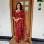 Miya George Instagram - If u r a girl then u have all rights to steal from mom's wardrobe..I think every girl has done that atleast once..Here is the proof of my latest look created using mom's 15 yr old saree.. ❤️ #nostalgicvibes #fashion #momsdress #wardrobestylist #90sfashion #sareefashion