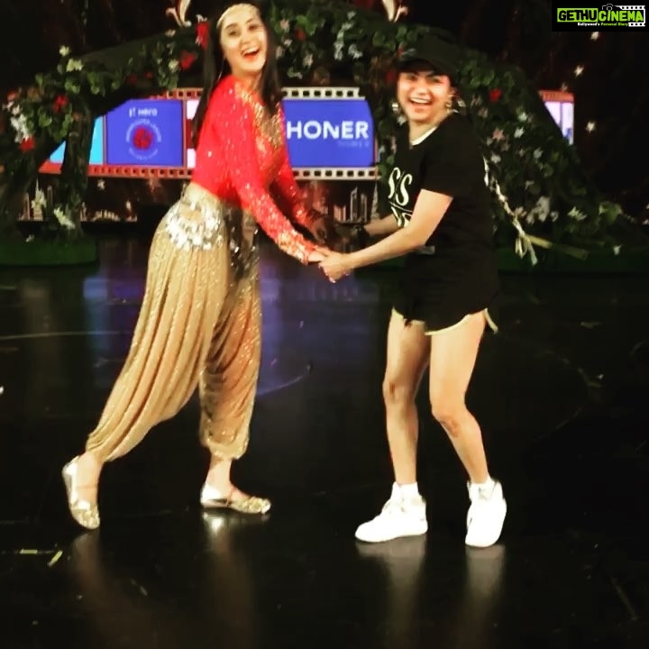 Miya George Instagram - Best part of Siima 2018 was this. This amazing person taught me the dance nd gave me huge support. @sonyamagic u R the sweetest.. lots nd loads of ❤️