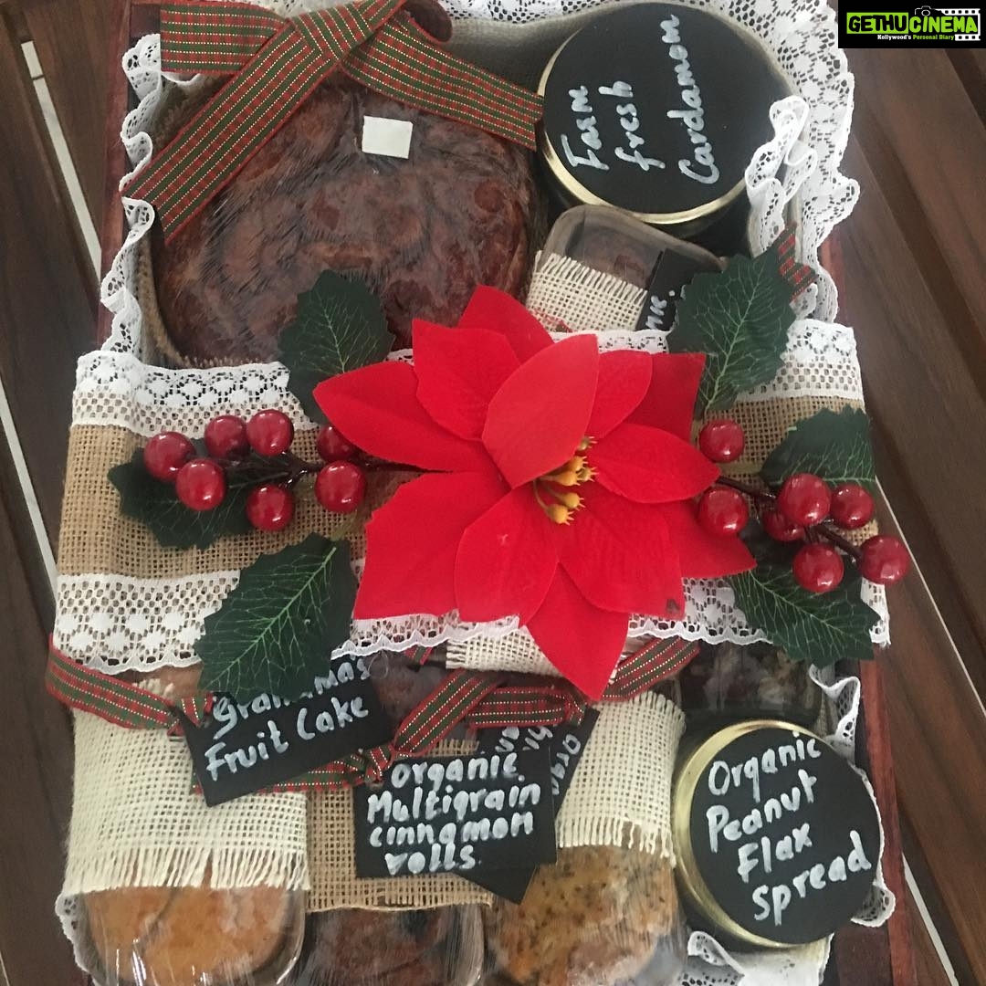 Miya George Instagram - First Xmas gift from my fav Anu & Reshma @labelmdesigners Thank u darlings Merry Xmas 😘🎅🎄💐🍩🍰