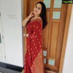 Miya George Instagram - If u r a girl then u have all rights to steal from mom's wardrobe..I think every girl has done that atleast once..Here is the proof of my latest look created using mom's 15 yr old saree.. ❤️ #nostalgicvibes #fashion #momsdress #wardrobestylist #90sfashion #sareefashion