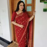 Miya George Instagram - If u r a girl then u have all rights to steal from mom's wardrobe..I think every girl has done that atleast once..Here is the proof of my latest look created using mom's 15 yr old saree.. ❤️ #nostalgicvibes #fashion #momsdress #wardrobestylist #90sfashion #sareefashion