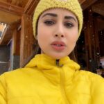 Mouni Roy Instagram - Non stop snowing …. 🌲 ⛄️ 🕺 Also पाहारों के उपर Maggie Maggie Maggie 🍜