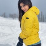 Mouni Roy Instagram - ॐ ing on the mountain top!
