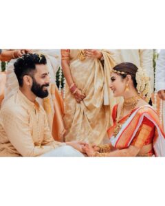Mouni Roy Instagram - Err’yday is sooooo freaking fun with you .. Happy love day baby 🎈🌹 @nambiar13