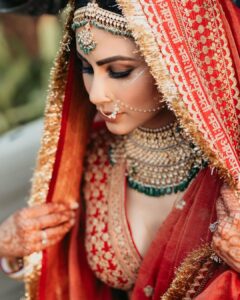 Mouni Roy Instagram - "How do I love you?
Oh, this way and that way.
Oh, happily. Perhaps
I may elaborate by
demonstration? Like
this, and
like this and
no more words now..”
•
•
A month♥️🔱