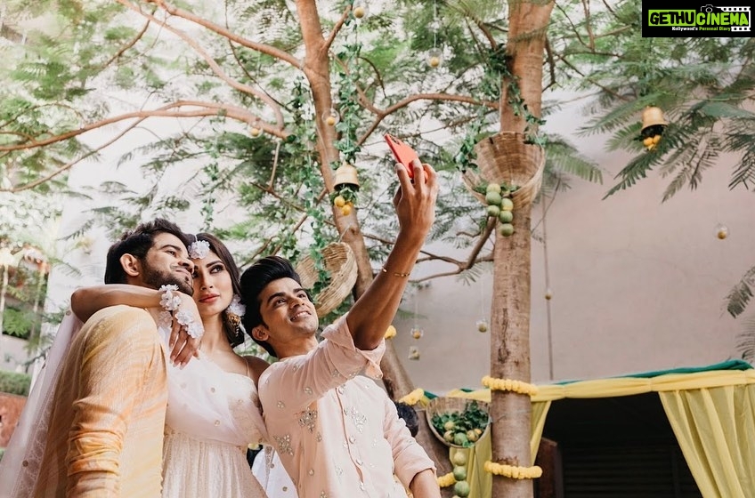 Mouni Roy Instagram - Happyyyyyy haldi facesss 🌼🌼🌼🌼🌼🌼🌼🌼🌼🌼🌼🌼🌼🌼🌼 • • • • Outfit my @anusoru Decor & styling : @neferrtitiweddings Hospitality partner : @hiltongoaresort Filmmaking : @theweddingjournalsofindia Photography team : @priyamparikhpictures Hospitality management: @Bgc.event DJ: @dj_sharath Mehendi artist : @halimakhannizami