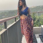 Mouni Roy Instagram - I have no notion of loving people in halves, it is not in my nature.. Only White, whole, soul 🔱🔆 Hari Om