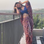 Mouni Roy Instagram - I have no notion of loving people in halves, it is not in my nature.. Only White, whole, soul 🔱🔆 Hari Om