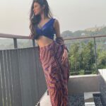 Mouni Roy Instagram - I have no notion of loving people in halves, it is not in my nature.. Only White, whole, soul 🔱🔆 Hari Om
