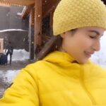 Mouni Roy Instagram - Snowing in torrents outside, peace inside ❄️ ⛄️