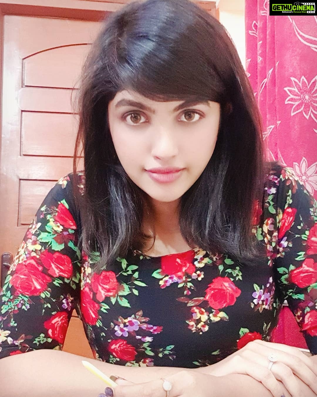 Naina Sarwar Instagram - Attitude is everything...make sure u pick a good one😇
