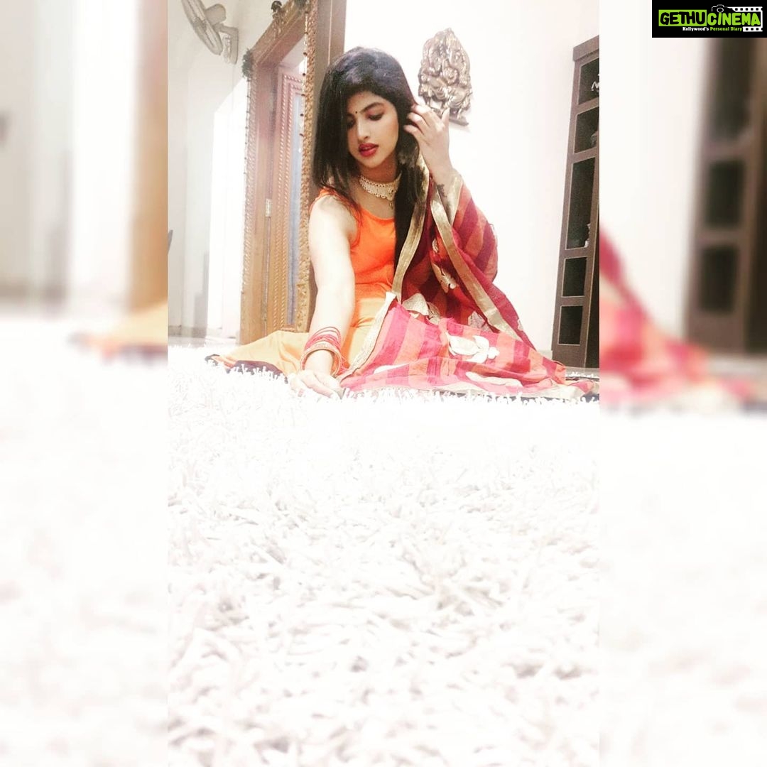 Naina Sarwar Instagram - Happy festival to u all.....🥰🥰🥰🥰 Ganapati bappa mourya🙏🏻 Swipe➡️