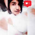 Naina Sarwar Instagram – Wash away those troubles
Have a soak wid bubbles 🥰😇