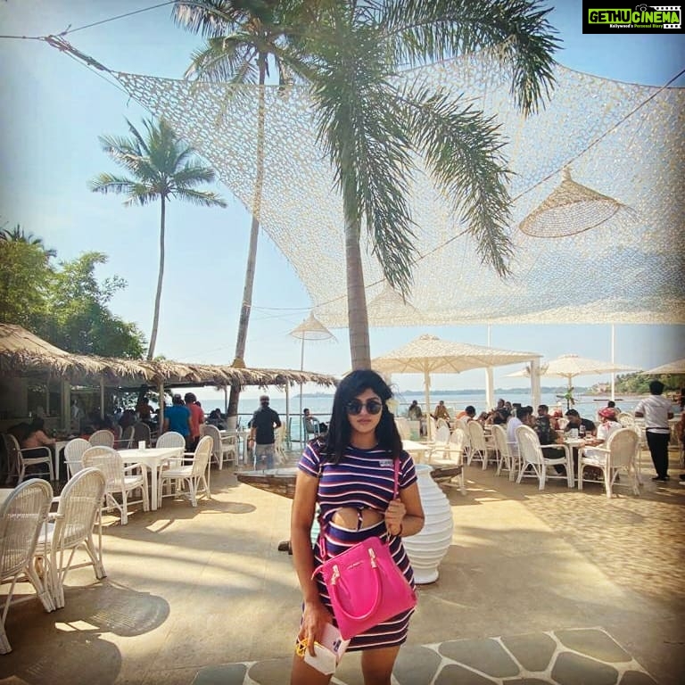 Naina Sarwar Instagram - Much needed break🌸🍃 Thalassa Greek Traverna Restaurant