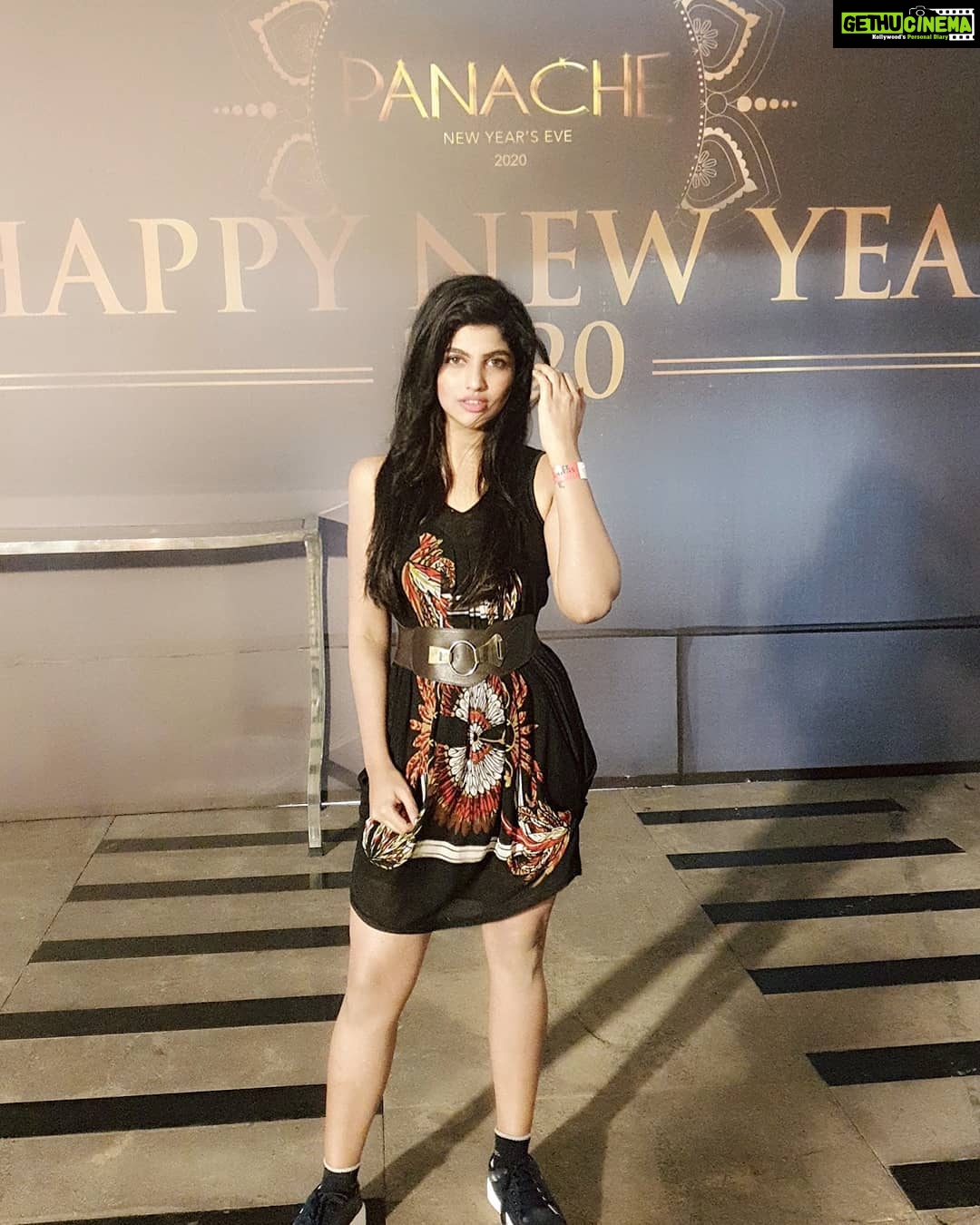 Naina Sarwar Instagram - Take a chance u never know how well something might turn out to be.....In d end, it's not d years in ur life dat count. Its d life ❤❤ Welcome 2020 Wishing all a very happy prosperous blessed year ahead🙏🏻😇 JW Marriott Hotel Bengaluru