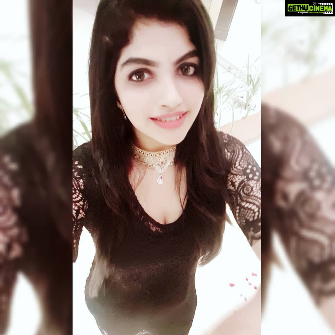Naina Sarwar Instagram - #blackanddiamondsaretheworldsbestcombinations #obsessed 🥰