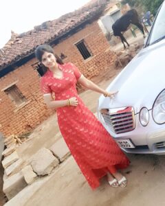 Naina Sarwar Instagram - #aboutyesterday #villagefest #villagelife #somuchpeace😇 #nature😇 #freshness☺ #simple #natural #redforme❤ #icanlooksomuchdesi🥰 #girlnextdoor✌🏻😜