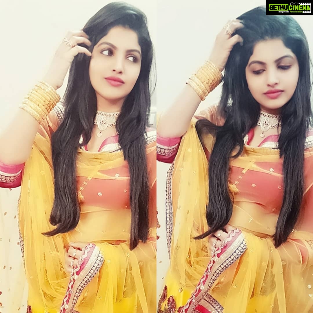 Naina Sarwar Instagram - #indianweddingbliss #mylookforhaldi #goodhairday #yellowmyfavorite #yellowforlife💛