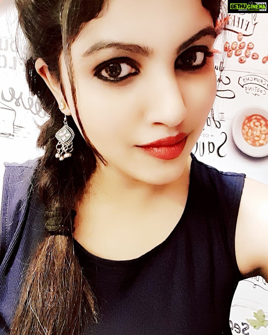 Naina Sarwar Instagram - #redlips #darkeyes #jhumkies #plattedhair n dats it ur done👍🏻