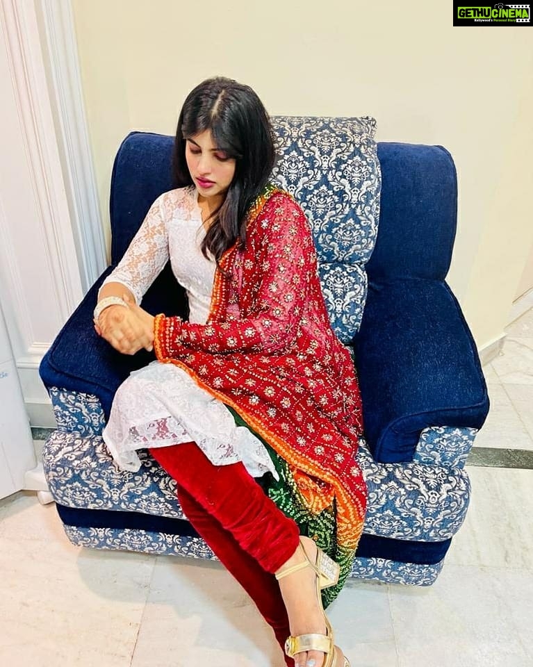 Naina Sarwar Instagram - Eid Mubarak 💖 stay home n be safe.....