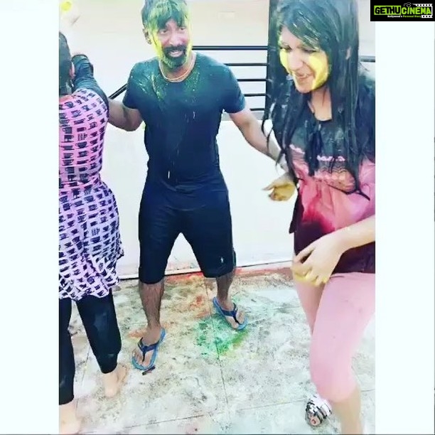 Naina Sarwar Instagram - #holiparty🎉 #familyfun #firstholiwithhim ❤️