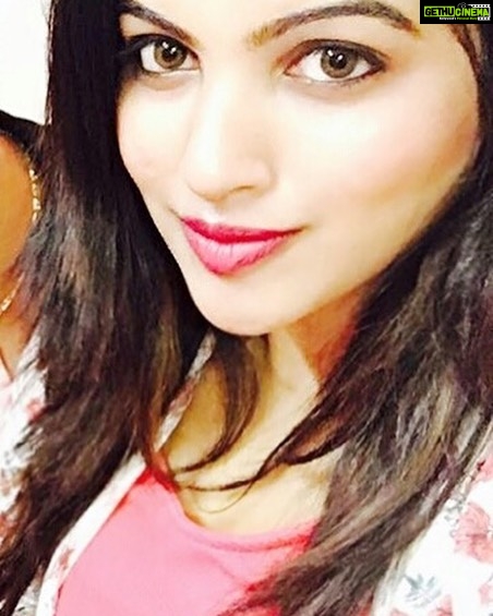 Naina Sarwar Instagram - #Nainaloveyouall #goodnight 😇 #NainaSarwar