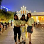 Naina Sarwar Instagram – Happy day be like 💛🤍💛🤍💛🤍
#Birthday2021 #twinning #white #yellow #photobombing #gang #besties #blessed #love #fun #surprises #happiness #celebration Bowring Institute