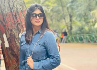 Naina Sarwar Instagram - Street look u like ? Mysore, Karnataka