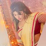 Naina Sarwar Instagram - Varamahalakshmi habbada hardika shubhashayagalu 🙏🏻 Sending more power to all my ladies out der, grow stronger n wiser 😘 live your life love yourself