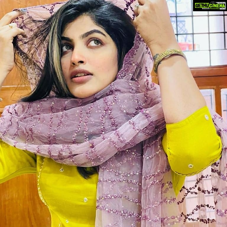 Naina Sarwar Instagram - Eid ul adha Mubarak 🤗