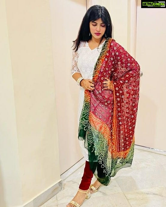 Naina Sarwar Instagram - Eid Mubarak 💖 stay home n be safe.....