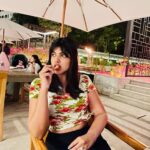 Naina Sarwar Instagram - Peacefulness 🤍 #Bossgirl #weekendmood #dineout #sunday #bestfriend #lifeline #soul #cheatmeal #happiness #food #cheese #dessert #nainasarwar Four Seasons Hotel Bengaluru at Embassy One