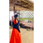 Naina Sarwar Instagram - Dis look though🙈🌸 #happiness #shooting #workmode #happyweather #southlook #overloaded #mybest #postivevibes #2021 #bigstuffs #lovemywork #homelygirl Hyderabad