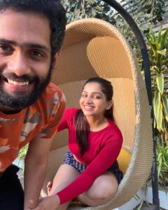 Nakshathra Nagesh Instagram - #selfie here there and everywhere! #myheart #happysunday 🧿