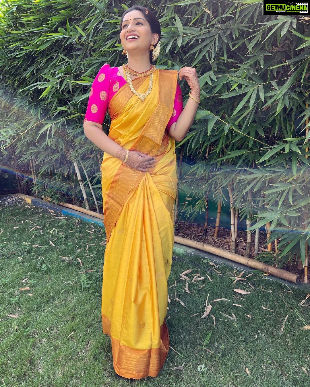 Nakshathra Nagesh Instagram - Saree @elegant_fashion_way Earrings @house_ofjhumkas Necklace @vrushti.official #beingsaraswathy #tamizhumsaraswathiyum