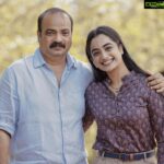 Namitha Pramod Instagram - ഒരു റീൽ ലൈഫ്,റിയൽ ലൈഫ് ഫോട്ടോഗ്രഫി ♥️ #pic #photography #dadanddaughter #she #love #family