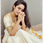 Namitha Pramod Instagram - ഓണാശംസകൾ🌼♥️ Wearing: @t.and.msignature Jewellery: @m.o.dsignature