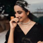 Namitha Pramod Instagram - These graceful glitters from @ttdevassy are never going to end! 'Coz aren't diamonds forever? I truly rediscovered elegance with the Divo Diamond Statements from TT Devassy Jewellery, Kunnamkulam. #ttdevassy #ttdevassyjewellery #myTTDstory #kunnamkulam Stylist : @asaniya_nazrin Photography : @vaffara_ Makeup & Hair : @unnips Coordination: @asaniya_nazrin Outfit: @_susan_lawrence_ Location : @alphaoldcourthouse Photography team : @vishnu_sivaji_ @rjrej Post Production : @iamvysak Video Editor : @sravan.here Styling Team : @amritha_lakshmi__