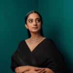 Namitha Pramod Instagram - These graceful glitters from @ttdevassy are never going to end! 'Coz aren't diamonds forever? I truly rediscovered elegance with the Divo Diamond Statements from TT Devassy Jewellery, Kunnamkulam. #ttdevassy #ttdevassyjewellery #myTTDstory #kunnamkulam Stylist : @asaniya_nazrin Photography : @vaffara_ Makeup & Hair : @unnips Coordination: @asaniya_nazrin Outfit: @_susan_lawrence_ Location : @alphaoldcourthouse Photography team : @vishnu_sivaji_ @rjrej Post Production : @iamvysak Video Editor : @sravan.here Styling Team : @amritha_lakshmi__