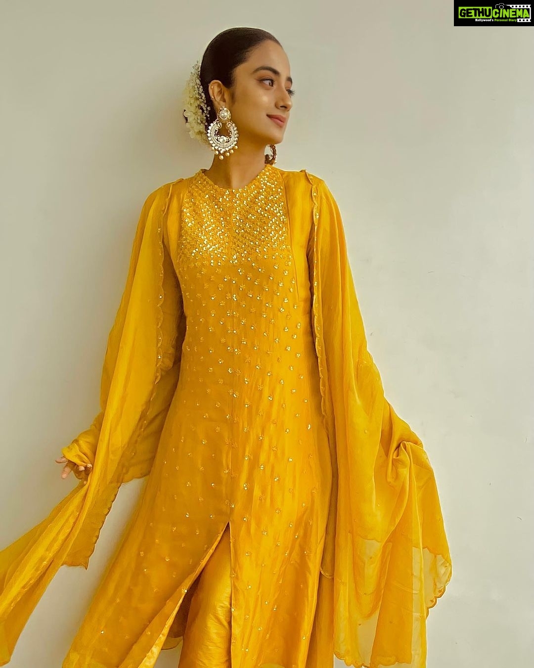 Namitha Pramod Instagram - Vintage Yellow with mulla mottu 🌼 Wearing: @labelmdesigners Styled by : @rashmimuraleedharan Hair&makeup : Yours truly Captured by : @_indu_pramod